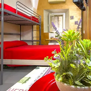https://poppys-house.catania-hotels.net